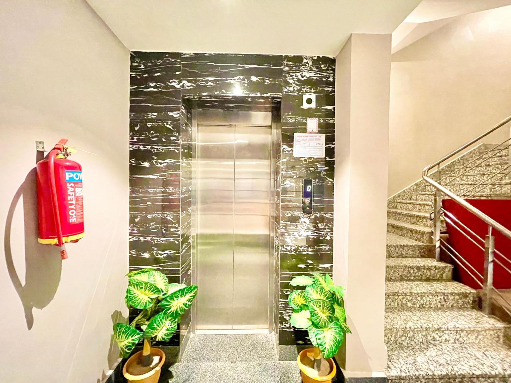 Hotel Rb International ! Puri Near-Sea-Beach-And-Temple Fully-Air-Conditioned-Hotel With-Lift-And-Card Payment Accepted-Parking-Facility, Best Hotel In Puri Exterior photo