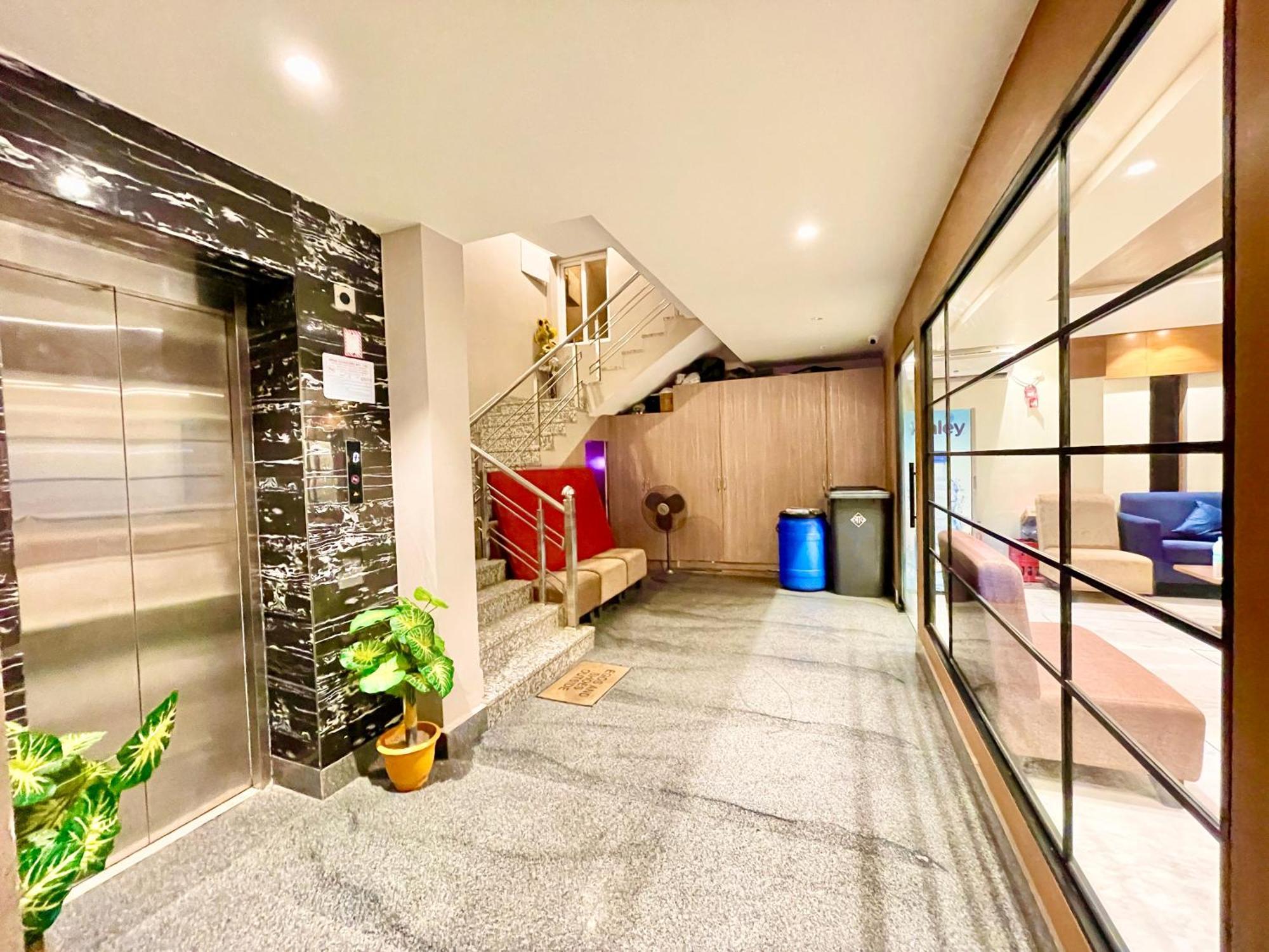 Hotel Rb International ! Puri Near-Sea-Beach-And-Temple Fully-Air-Conditioned-Hotel With-Lift-And-Card Payment Accepted-Parking-Facility, Best Hotel In Puri Exterior photo