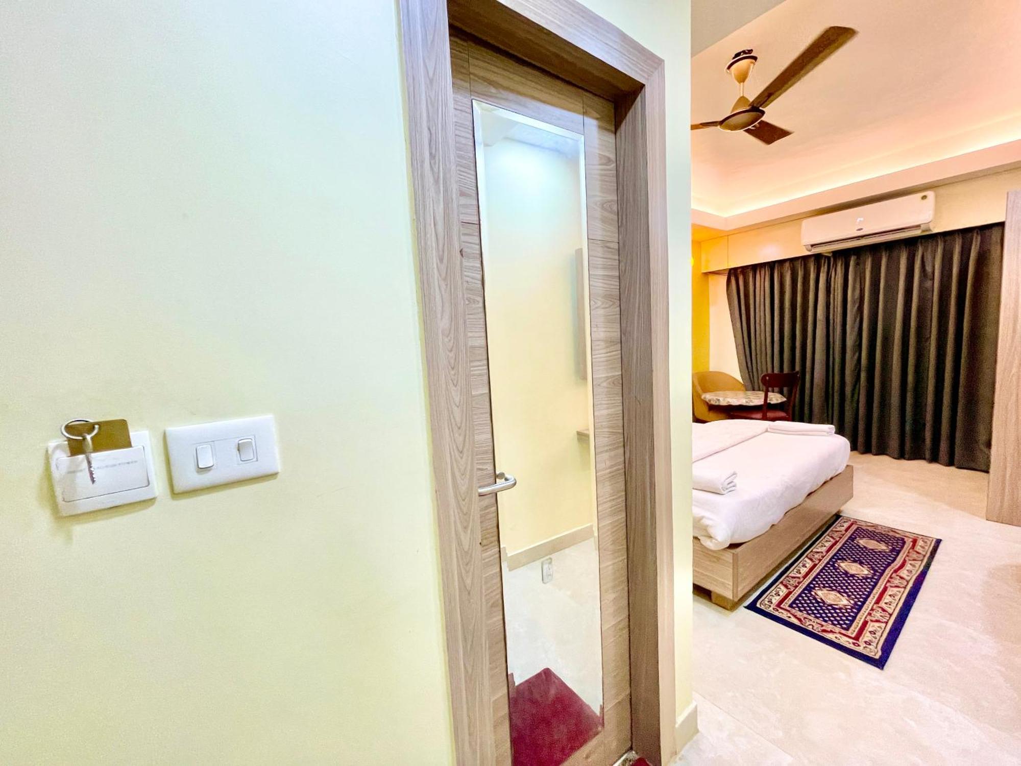 Hotel Rb International ! Puri Near-Sea-Beach-And-Temple Fully-Air-Conditioned-Hotel With-Lift-And-Card Payment Accepted-Parking-Facility, Best Hotel In Puri Exterior photo