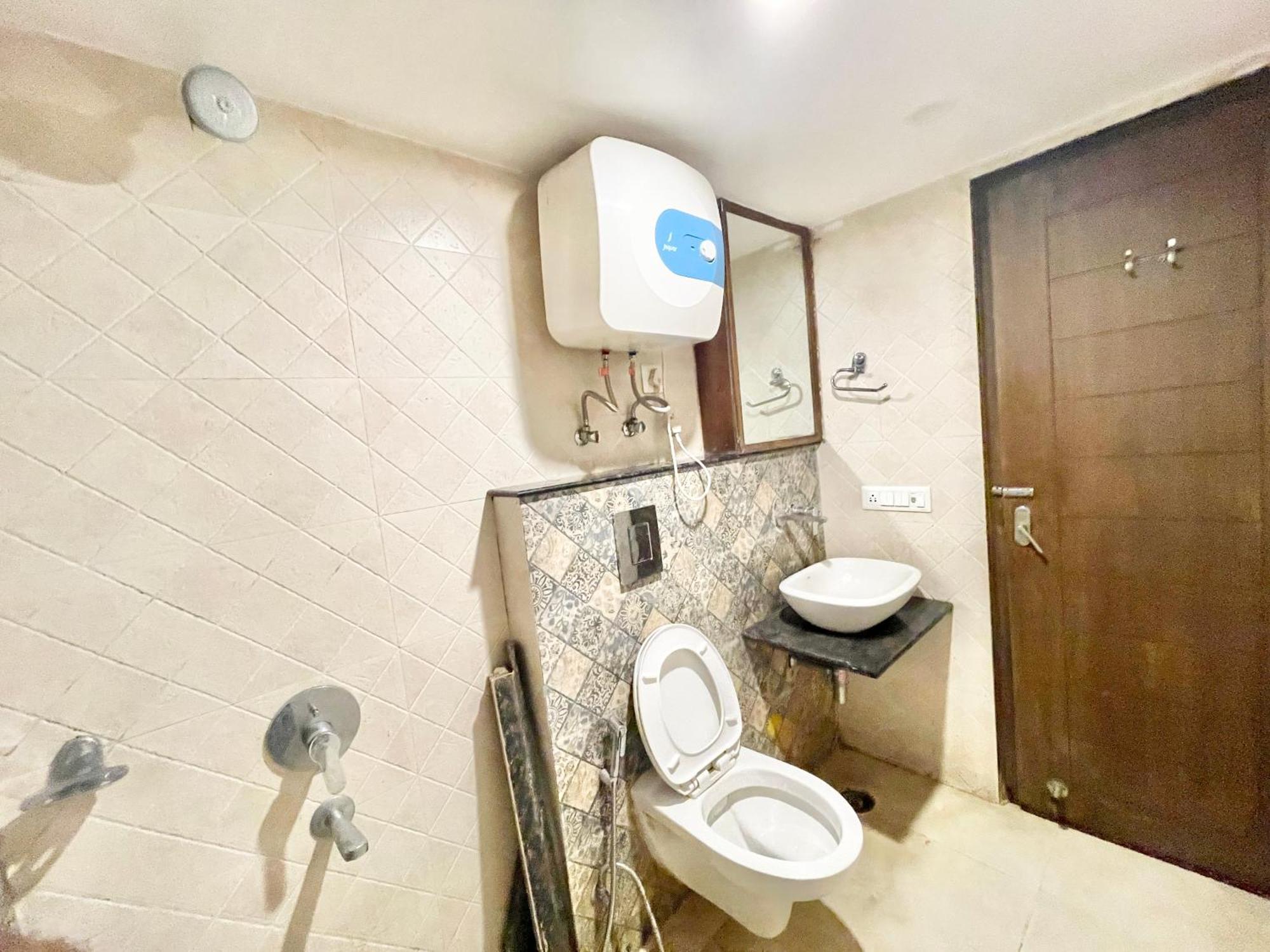 Hotel Rb International ! Puri Near-Sea-Beach-And-Temple Fully-Air-Conditioned-Hotel With-Lift-And-Card Payment Accepted-Parking-Facility, Best Hotel In Puri Exterior photo